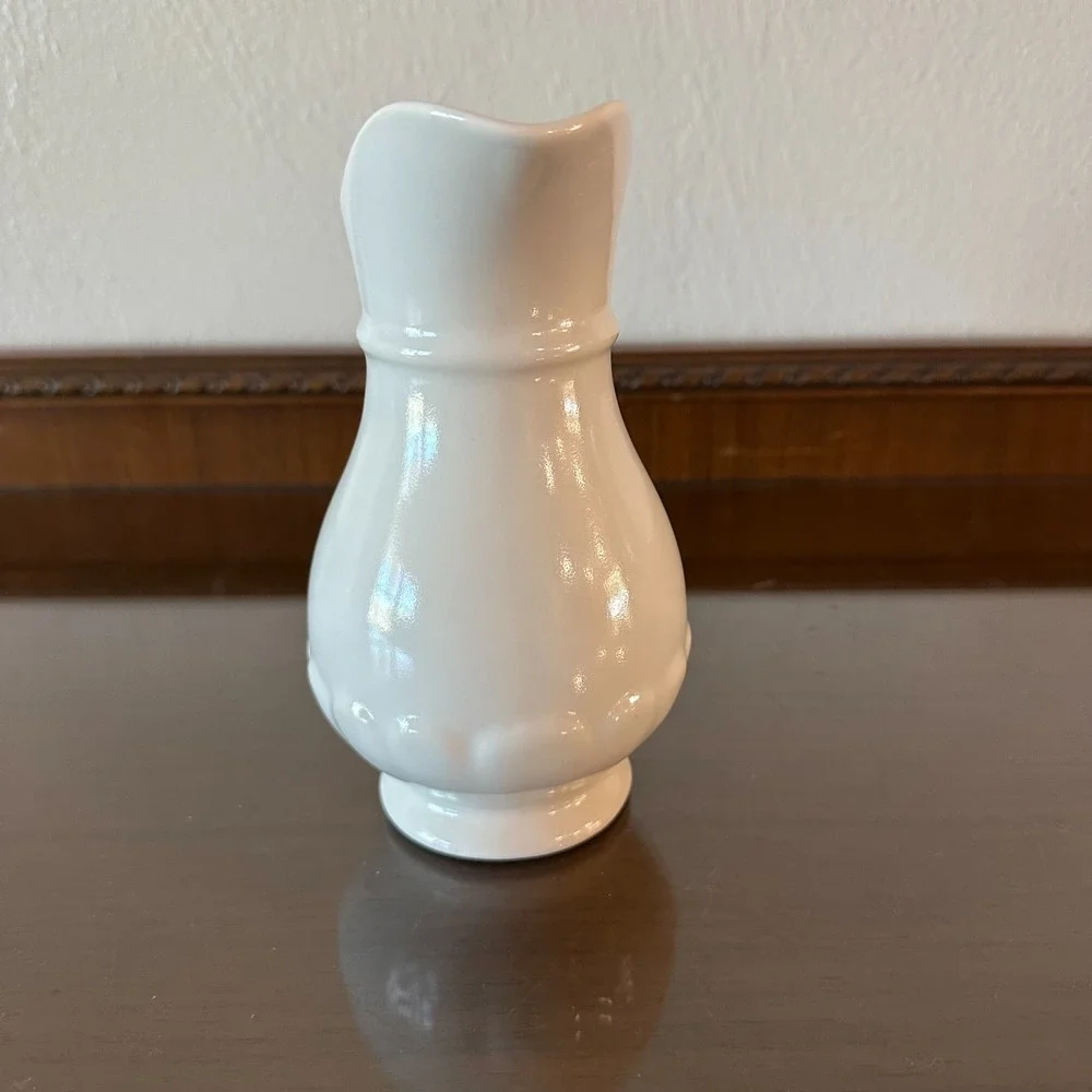 Vintage LA Potteries Ceramic‎ 25C 6'' Pitcher Pottery White